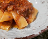 Foto del paso 6 de la receta: Pasta con salsa de rabo de ternera y cebolla caramelizada