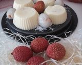 A picture of step 5 of Litchi coconut pudding.