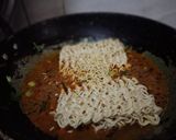 A picture of step 4 of Mayo Aata noodles.