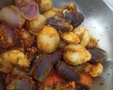 A picture of step 5 of Gujarati lunch thali.
