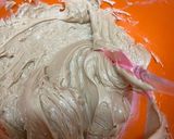 A picture of step 6 of Lotus Biscoff cheese cake.