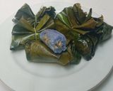 Foto langkah ke 6 dari resep Lemper Bunga Telang isi Ayam.
