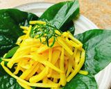 Hình bước làm 3 của món Măng củ xào nghệ lá lốt