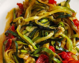 Foto del paso 1 de la receta: Pasta de zucchini 😋 con tomate cherry