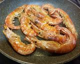 Foto del paso 2 de la receta: Gambons al aill i julivert