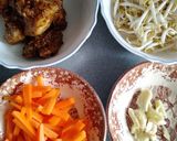 Gambar langkah 1 resipi Ayam Goreng Taugeh.
