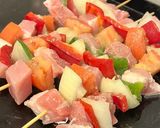 Foto del paso 4 de la receta: Brochetas de cerdo