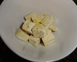 Foto del paso 2 de la receta: Ensalada templada de tofu y queso fresco