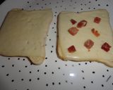 Foto del paso 1 de la receta: Pizzetas de pan de molde con queso y jamón serrano