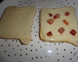 Foto del paso 1 de la receta: Pizzetas de pan de molde con queso y jamón serrano