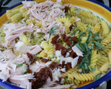 Foto del paso 3 de la receta: Pasta rápida con pechuga de pavo y tomates secos
