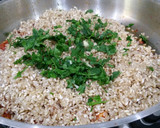 Foto del paso 2 de la receta: Arroz integral a banda con gambas y espárragos