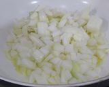 Foto del paso 1 de la receta: Calabacines rellenos con pollo agridulce al verdejo