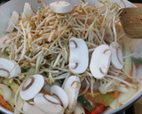 Foto del paso 6 de la receta: Verduras al wok con espaguetis integrales