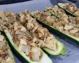 Foto del paso 8 de la receta: Calabacines rellenos con pollo agridulce al verdejo