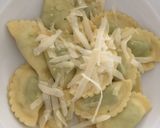 Foto del paso 6 de la receta: Pasta fresca rellena de espinacas con jamón, gulas y judías verdes