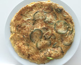 Foto del paso 10 de la receta: Tortilla de calabacín y ajos tiernos 