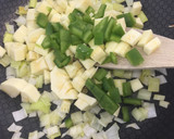 Foto del paso 3 de la receta: Espaguetis integrales con verduras salteadas y queso