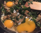 Foto del paso 7 de la receta: Espinacas con setas y huevo