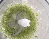 Foto del paso 1 de la receta: Tortilla de calabacín y ajos tiernos 
