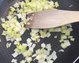 Foto del paso 2 de la receta: Espaguetis integrales con verduras salteadas y queso