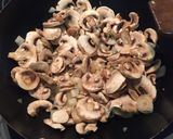 Foto del paso 3 de la receta: Hojaldre de espinacas y champiñones con queso