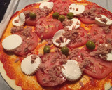 Foto del paso 3 de la receta: Hojaldre de atún, tomate y queso fresco