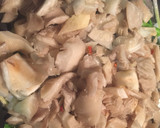 Foto del paso 2 de la receta: Espinacas con setas y huevo
