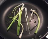 Foto del paso 2 de la receta: Brócoli con ajos tiernos y guindilla 