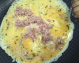 Foto del paso 4 de la receta: Tortilla francesa de atún con queso