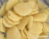 Foto del paso 1 de la receta: Tortilla de patata con cebolla