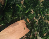 Foto del paso 6 de la receta: Espinacas con setas y huevo