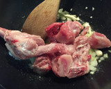 Foto del paso 2 de la receta: Conejo con tomate 