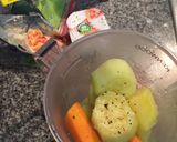 Foto del paso 2 de la receta: Crema de calabacín y zanahoria con quesos
