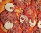 Foto del paso 2 de la receta: Hojaldre de atún, tomate y queso fresco