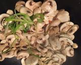 Foto del paso 2 de la receta: Lomo adobado con champiñones 