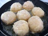 Bombas de papa rellenas