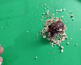 Foto del paso 10 de la receta Huevos de chocolate con naranja, Almendras y mermelada de fresa