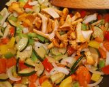 Sertésszűz baconbe göngyölve, párolt zöldségekkel recept fázis 4 fotója