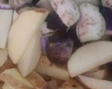 A picture of step 1 of Aloo Baingan.