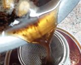 A picture of step 3 of Arabic kahwa (Arabic Chai).