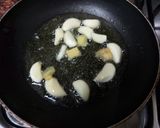 A picture of step 1 of Red chili garlic chutney.