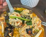 Foto langkah ke 5 dari resep Seblak Jamur Ricepaper Seikhlasnya.
