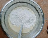 Foto langkah ke 3 dari resep Bolu pisang kukus.
