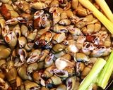 Hình bước làm 1 của món Ốc Cà Na Xào Sả Mắm Tỏi