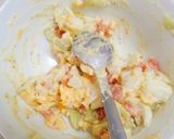 Hình bước làm 2 của món Salad cà chua (hoa tuylip)