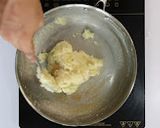 खोबऱ्याचे लाडू / Coconut ladoo / ओल्या नारळाचे लाडू - मराठी रेसिपी रेसिपी स्टेप 6 फोटो