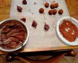 Tartufini al cioccolato cremoso alcuni con rhum passaggio 4 foto