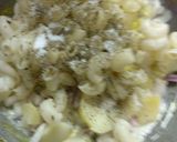 A picture of step 5 of Chinese salad with cheese and minced chicken.