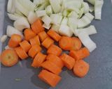 صورة لخطوة 1 من وصفة حساء بالبطاطا وشمر والجبن🥔🧀